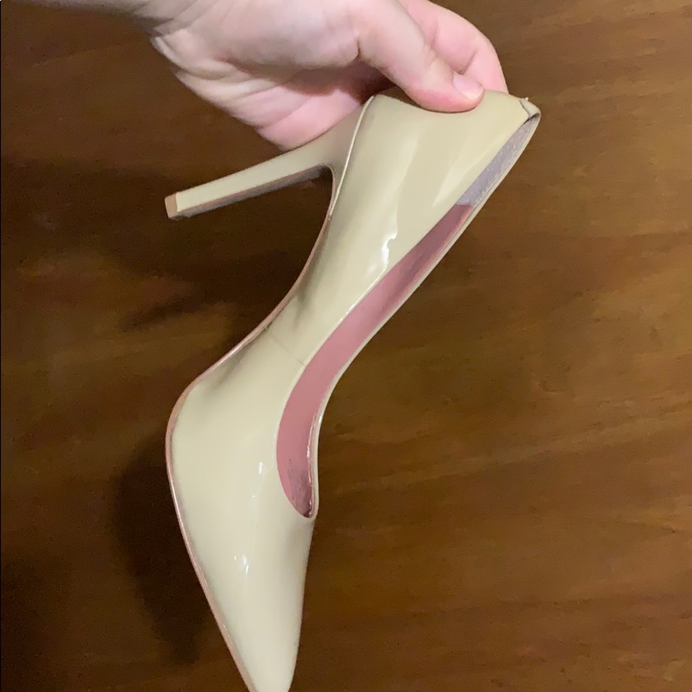 Heels - Picture 3 of 4